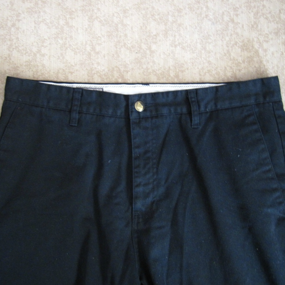Volcom Shorts - Picture 3 of 4